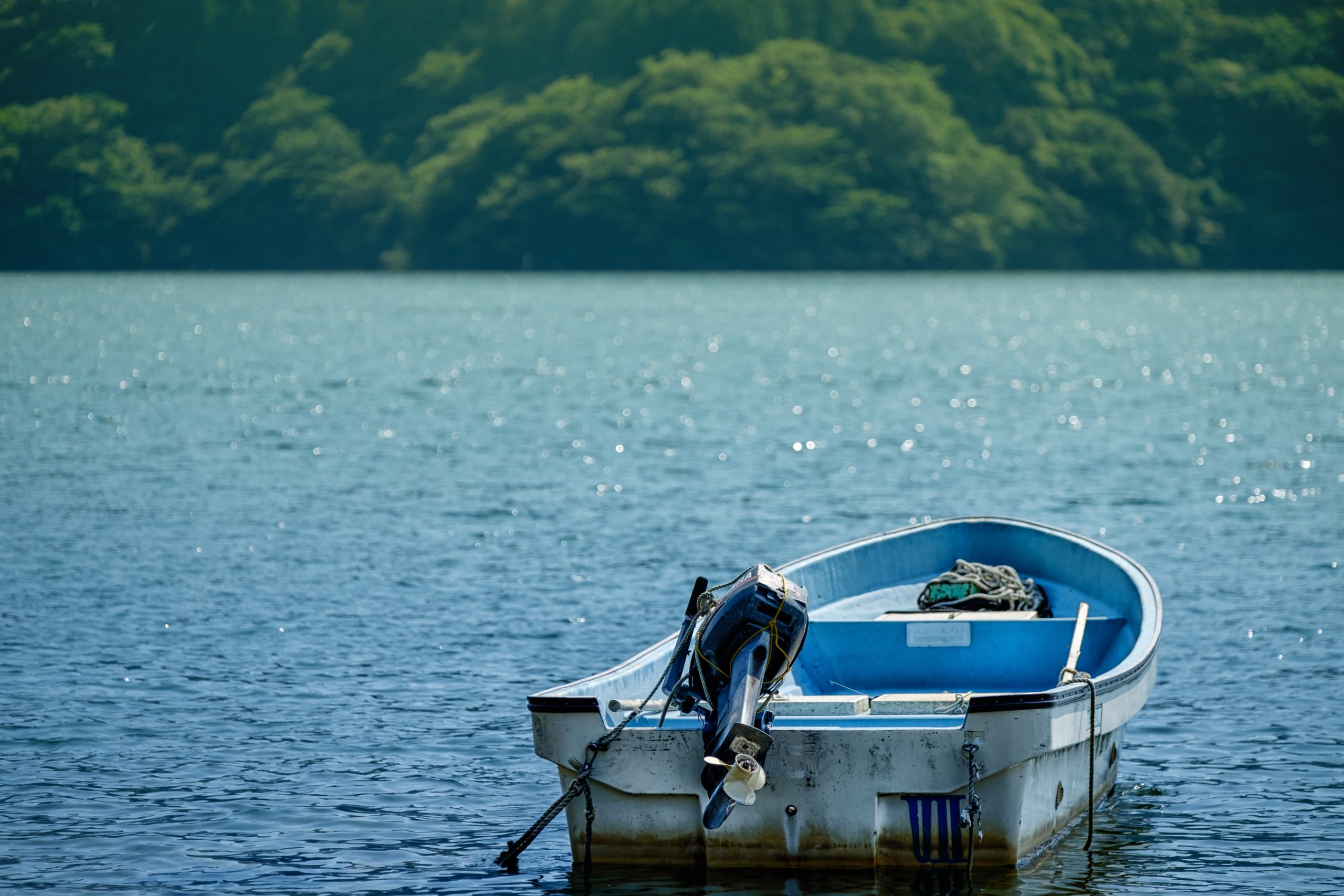 Wynajem łodzi na jeziorze Trupel – praktyczny poradnik bezpieczeństwa