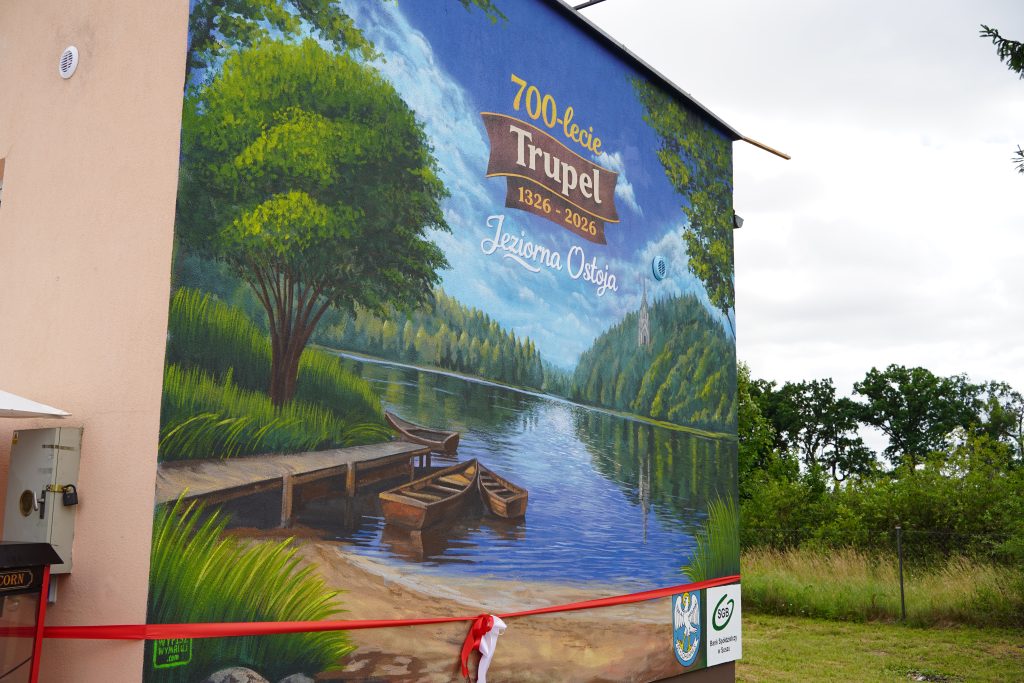 Mural odsłonięty z okazji 700-lecia miejscowości Trupel